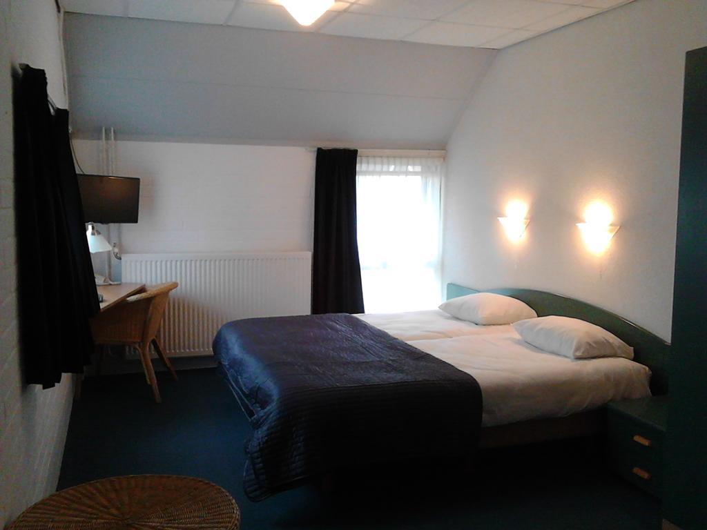 H.R. Jachtlust Hotell Steenbergen  Rum bild